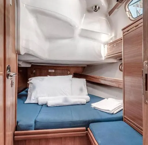 Yacht 30