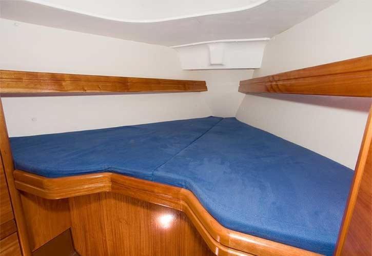 Yacht 30 Botel *